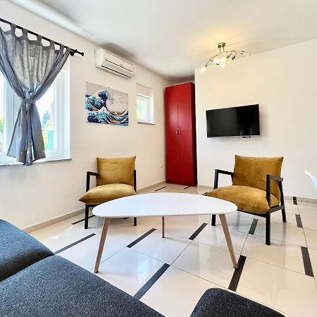 B88 Apartments - Vila Palma Sveti Filip i Jakov Eksteriør bilde