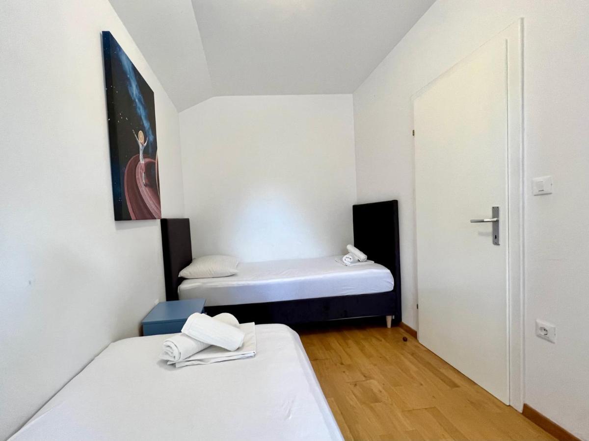B88 Apartments - Vila Palma Sveti Filip i Jakov Eksteriør bilde