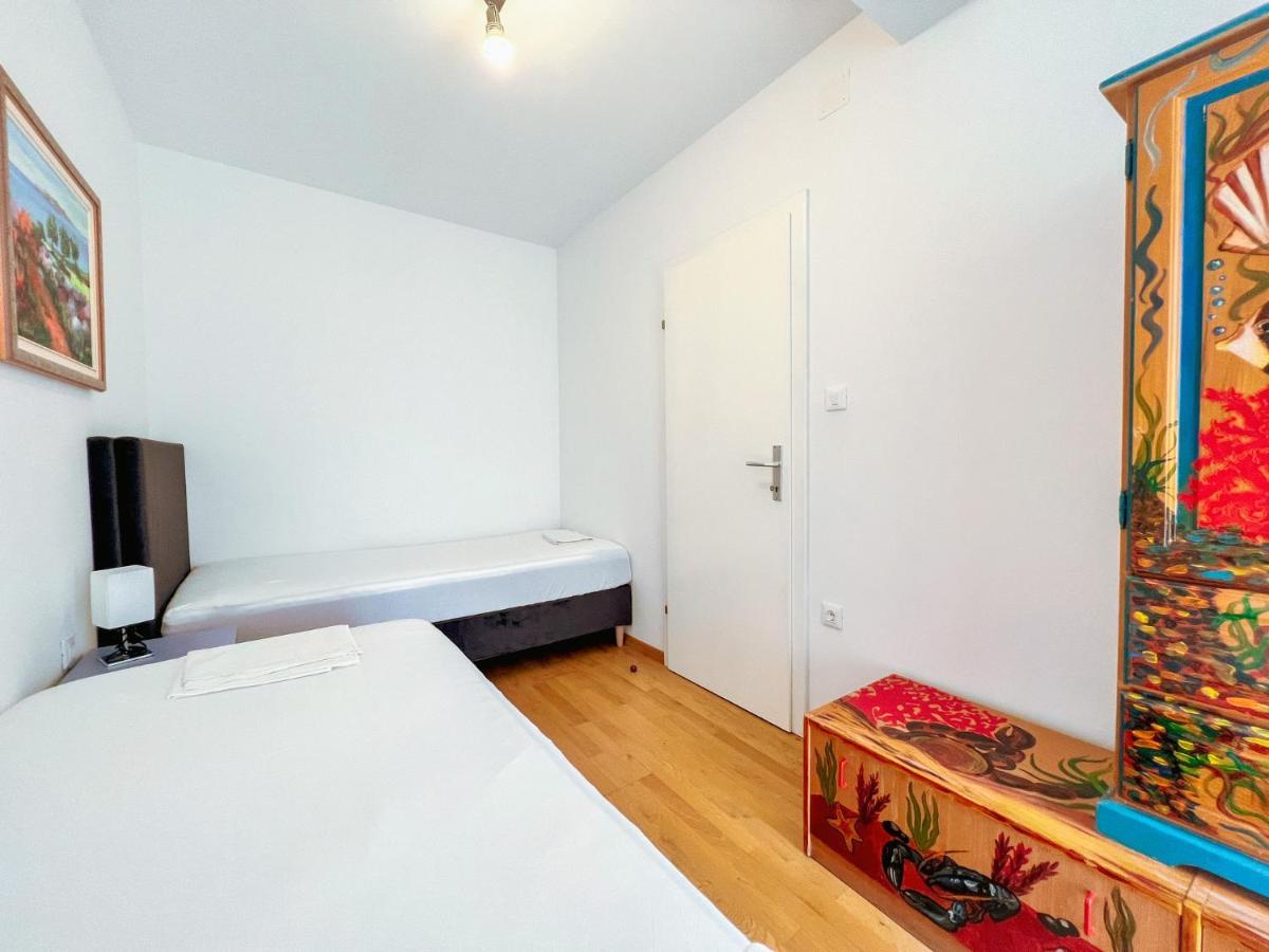 B88 Apartments - Vila Palma Sveti Filip i Jakov Eksteriør bilde