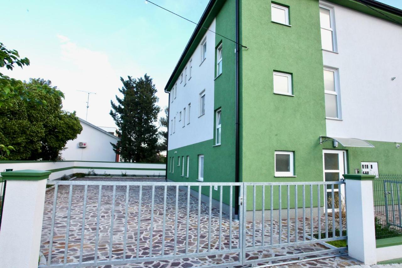 B88 Apartments - Vila Palma Sveti Filip i Jakov Eksteriør bilde