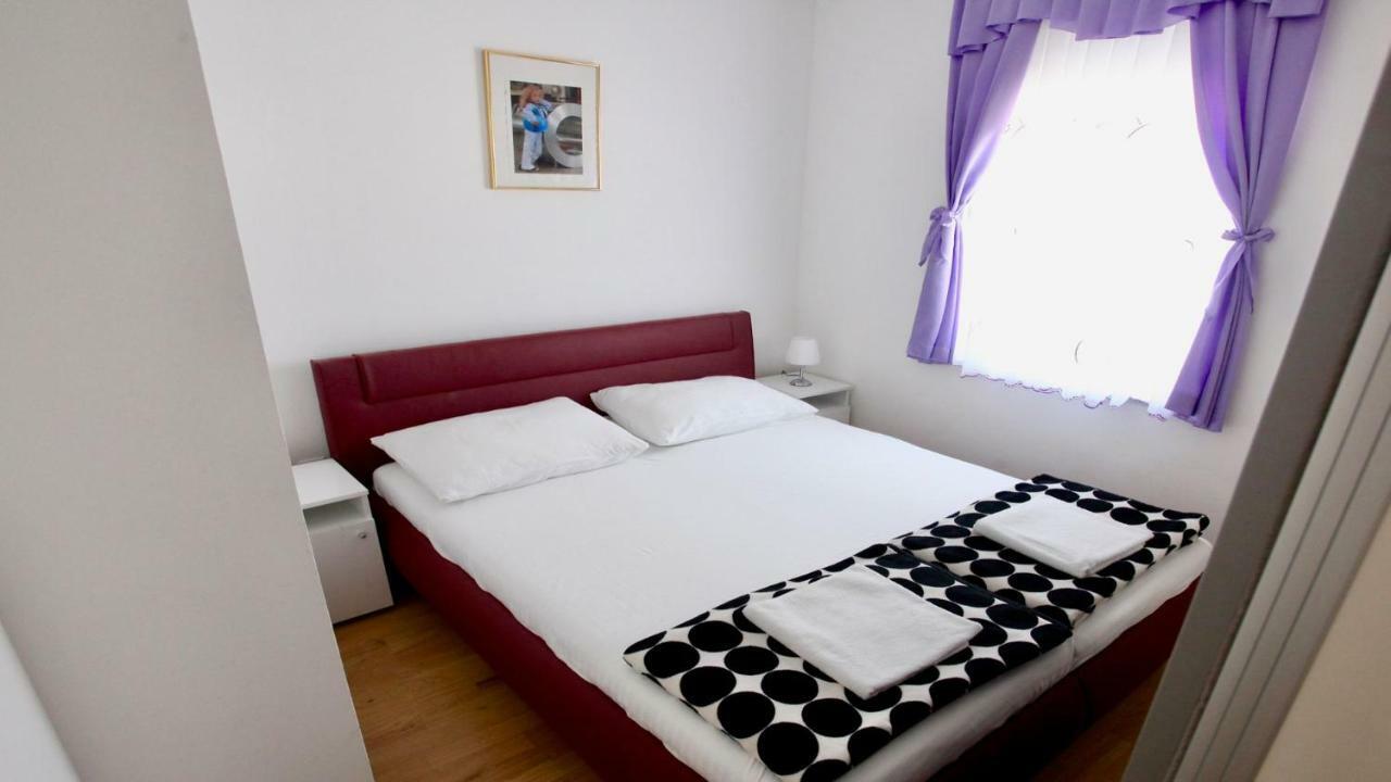 B88 Apartments - Vila Palma Sveti Filip i Jakov Eksteriør bilde