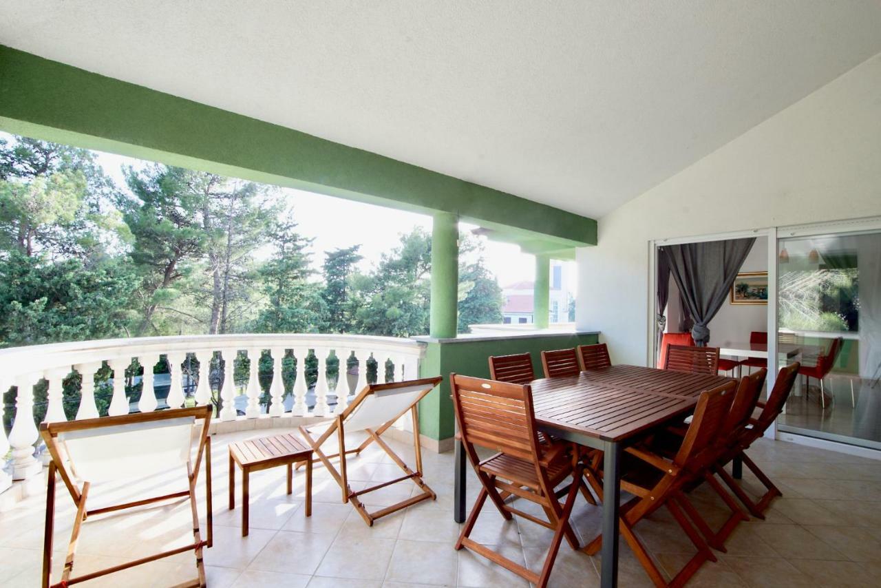 B88 Apartments - Vila Palma Sveti Filip i Jakov Eksteriør bilde