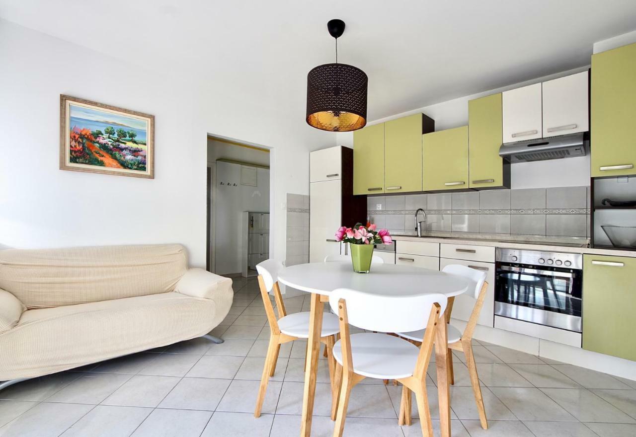 B88 Apartments - Vila Palma Sveti Filip i Jakov Eksteriør bilde