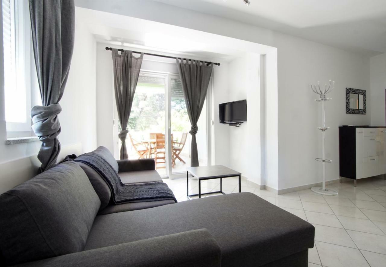 B88 Apartments - Vila Palma Sveti Filip i Jakov Eksteriør bilde