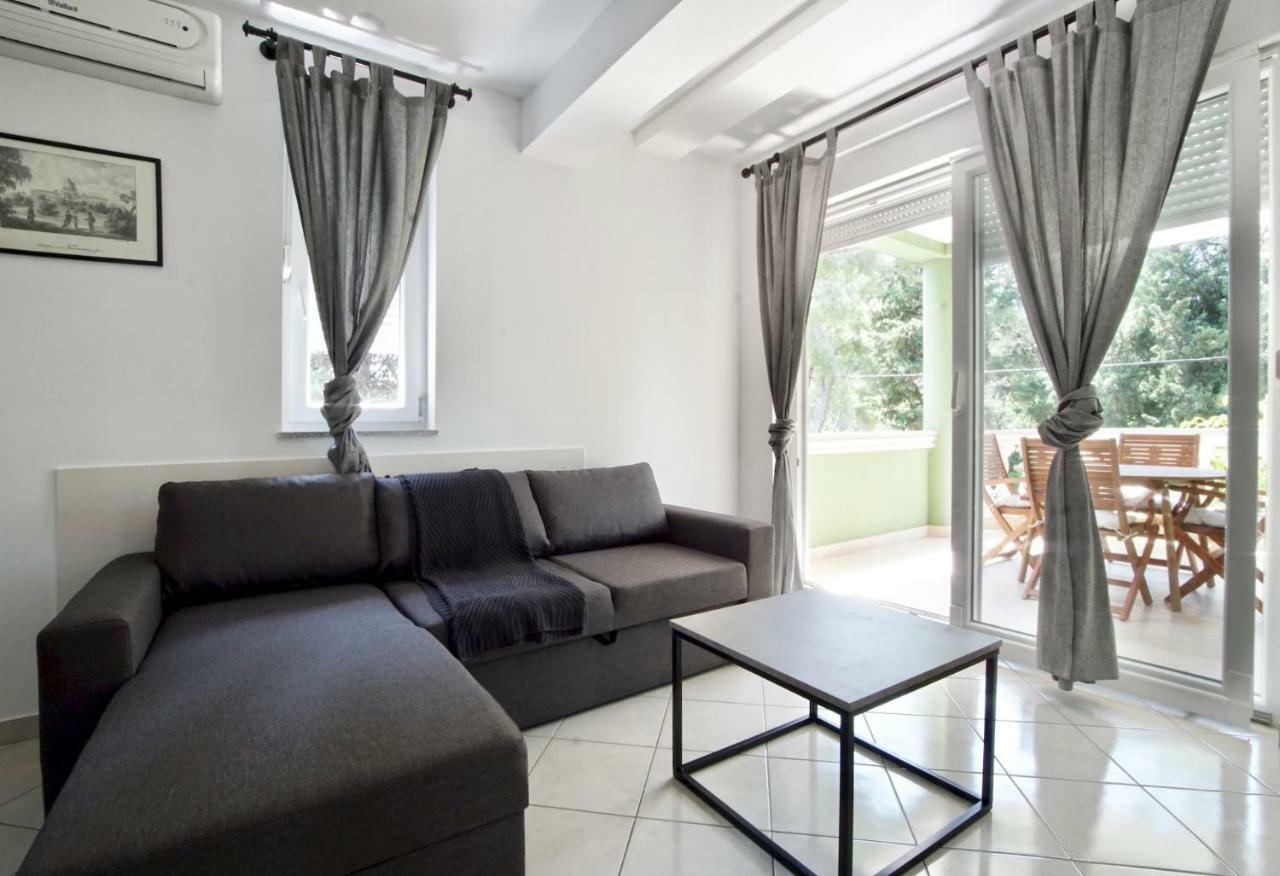 B88 Apartments - Vila Palma Sveti Filip i Jakov Eksteriør bilde