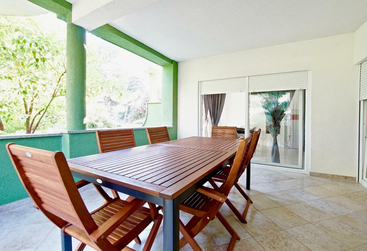 B88 Apartments - Vila Palma Sveti Filip i Jakov Eksteriør bilde
